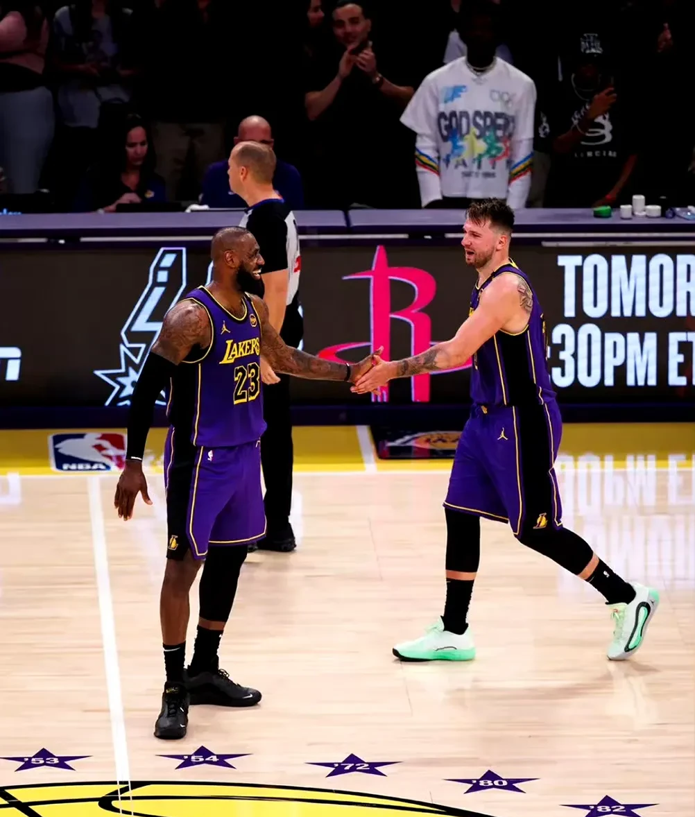 小牛队将对阵湖人,客场备战需谨慎应对 小牛队将对阵湖人,客场备战需谨慎应对