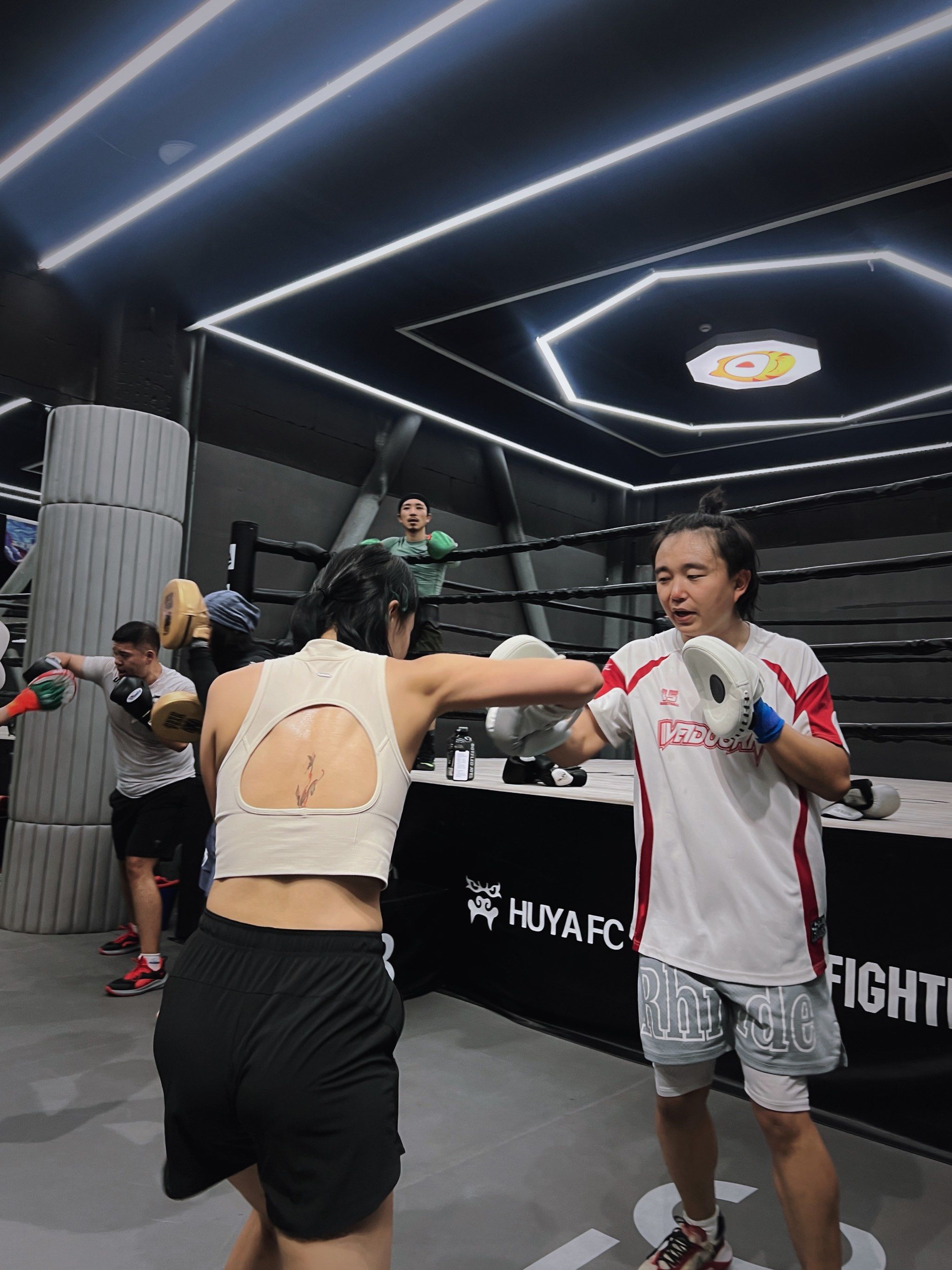 包含拳击擂台:选手拳拳到肉,力争首胜的词条 包含拳击擂台:选手拳拳到肉,力争首胜的词条