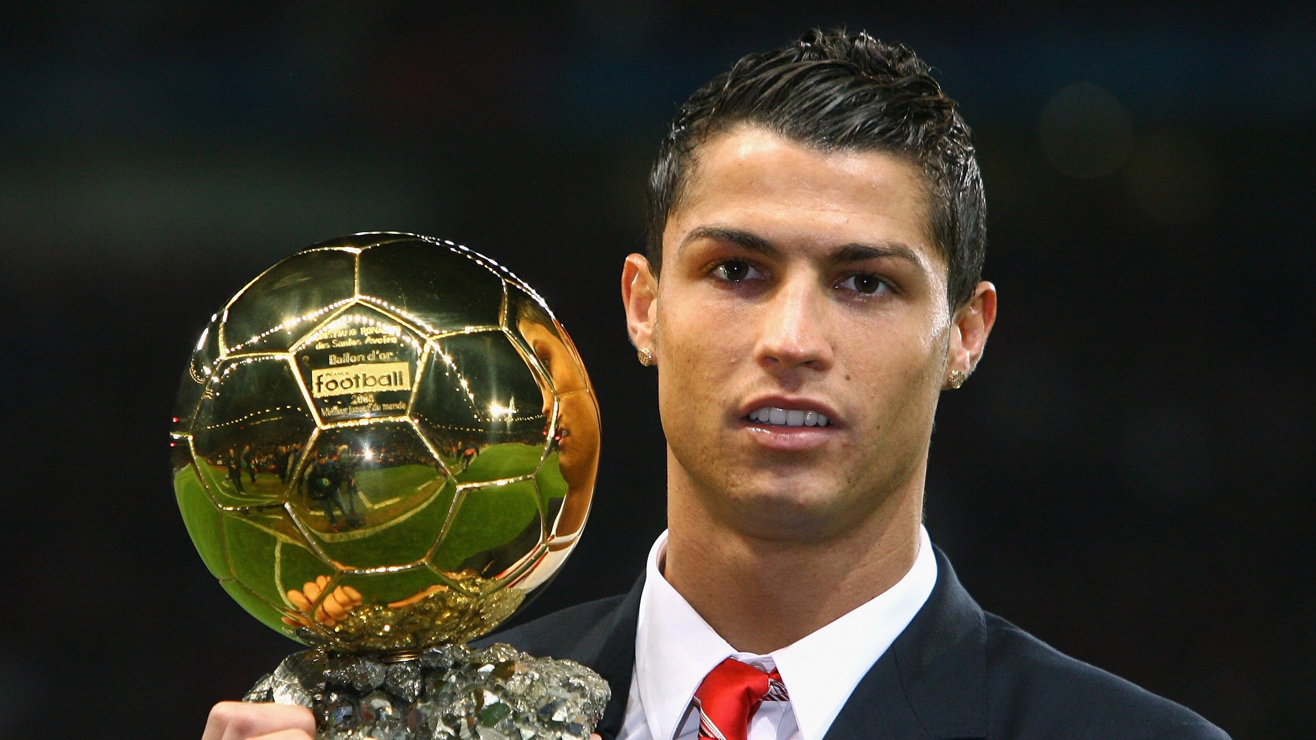 温网的荣耀与戴维斯杯的遗憾，阿尔卡拉斯如何以统治力重塑网球格局